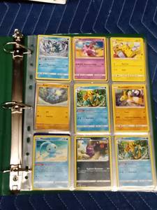 Binder of 90 Pokmon trading cards