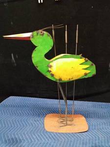 Metal bird lawn ornament
