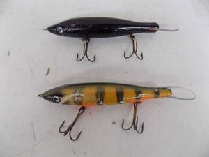 (2) Musky Lures  Glide Bait  10