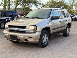 2005 CHEVROLET TRAILBLAZER LS 4x4  No Accidents Reported (NO RESERVE)