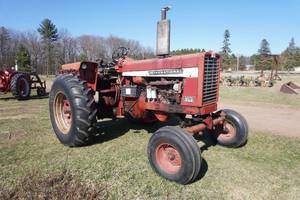 1967 International Model 856 Custom Tractor