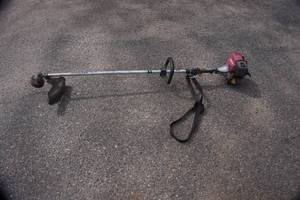 Honda Model HHT31S Gas Powered Weed Trimmer