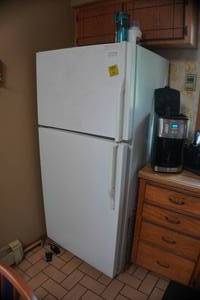 Magic Chef Model CBT1922AR 18.5 Cubic Feet Refrigerator Freezer