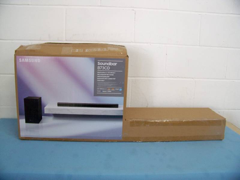 Samsung B73CD 5.1 Channel Soundbar with Wireless Subwoofer and Remote Control - in Original Box