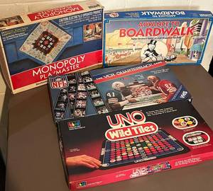 LL - UNO Wild Tiles, Monopoly Playmaster, The VCR Quarterback Game and Advance to Boardwalk (Lot of 4)