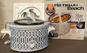 LL - Hamilton Beach Stay or Go 4 Qt Slow Cooker with Clip-Tight Sealed Lid