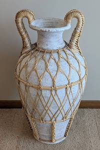DR - Decorative Floor Vase with Wicker Wrap - Base Chip