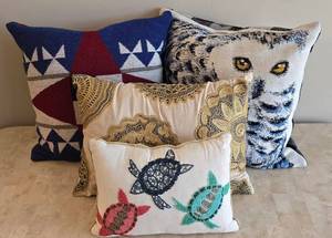 LR - Coastal Collection Beaded Turtle Pillow & Assorted Throw Pillows (Lot of 4)