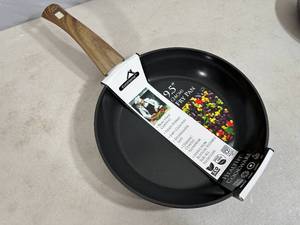 New 9.5 inch Ceramic Coated Aluminum Induction Safe Frying Pan