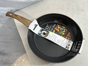 New 11 inch Ceramic Coated Aluminum Induction Safe Frying Pan