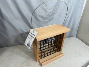 New Valley Splendor Cedar Suet Cake Bird Feeder