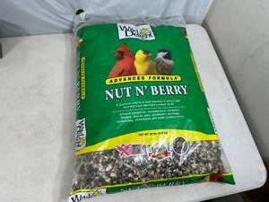 New 20 lb Bag of Wild Delight Nut n Berry Bird Seed