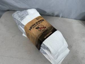 New 4 Pack of Hiwassee Trading Socks