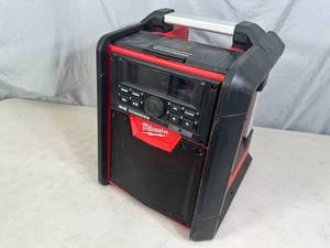 Milwaukee M18 18-Volt Radio and Charger