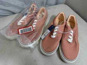 2 New Pairs of Womens Shoes - Size 5