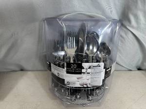 New 20 pc Flatware Set with Chrome Caddy