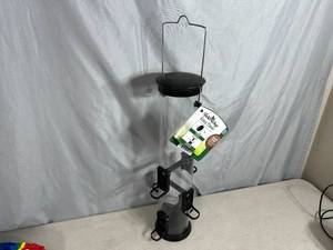 New Wild Wings Easy Clean Bird Feeder