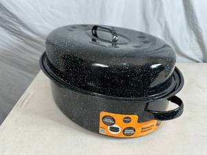 New 20 lb Graniteware Roaster Pan with Lid