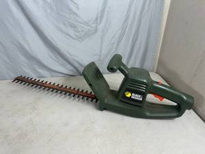 16 inch Black and Decker Electric Hedge  Bush Trimmer