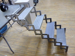 4-Step Collapsible Metal Steps