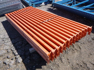 26 Pallet Racking 8 Beams (Teardrop)