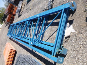 4 Pallet Racking 23 Uprights (Teardrop)
