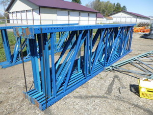 7 Pallet Racking 16 Uprights (Teardrop)