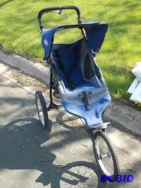 lot 3 image: Jogging Stroller