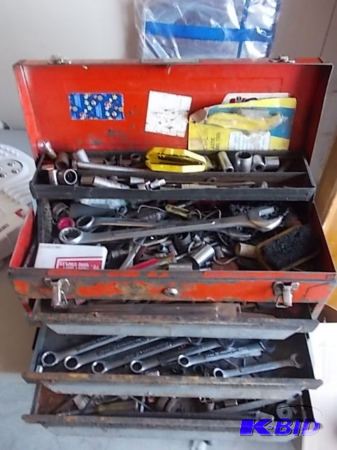 lot 27 image: Craftsman Tools & Tool Box
