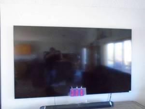 85 inch Samsung flat screen tv with mount. Remote possible but not guaranteed. From a working estate. As shown.  CASH ON SITE ONLY. PICKUP IS MONDAY MAY 11TH FROM 11 AM TO 4 PM. REGARDLESS WHAT THE SCHEDULE STATES.