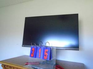 24 inch Predator Acer monitor. As shown.CASH ON SITE ONLY. PICKUP IS MONDAY MAY 11TH FROM 11 AM TO 4 PM. REGARDLESS WHAT THE SCHEDULE STATES.