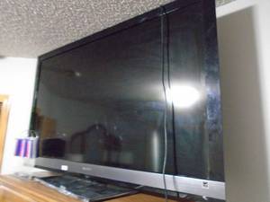 65 inch flat screen tv. Remote possible but not guaranteed. As shown. CASH ON SITE ONLY. PICKUP IS MONDAY MAY 11TH FROM 11 AM TO 4 PM. REGARDLESS WHAT THE SCHEDULE STATES.