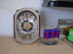 Seiko movement clock. Very ornate. Very expensive. As shown. CASH ON SITE ONLY. PICKUP IS MONDAY MAY 11TH FROM 11 AM TO 4 PM. REGARDLESS WHAT THE SCHEDULE STATES.
