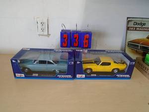 Flat of 2 diecasts. As shown. CASH ON SITE ONLY. PICKUP IS MONDAY MAY 11TH FROM 11 AM TO 4 PM. REGARDLESS WHAT THE SCHEDULE STATES.