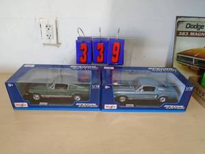 Flat of 2 diecasts. As shown. CASH ON SITE ONLY. PICKUP IS MONDAY MAY 11TH FROM 11 AM TO 4 PM. REGARDLESS WHAT THE SCHEDULE STATES.