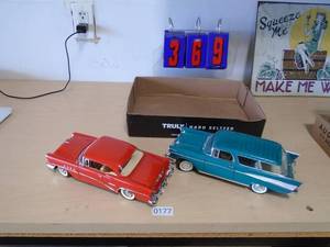 Flat of 2 diecasts. As shown. CASH ON SITE ONLY. PICKUP IS MONDAY MAY 11TH FROM 11 AM TO 4 PM. REGARDLESS WHAT THE SCHEDULE STATES.
