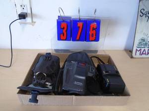 2 cameras. As shown. CASH ON SITE ONLY. PICKUP IS MONDAY MAY 11TH FROM 11 AM TO 4 PM. REGARDLESS WHAT THE SCHEDULE STATES.