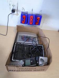 Flat of electronics. As shown. CASH ON SITE ONLY. PICKUP IS MONDAY MAY 11TH FROM 11 AM TO 4 PM. REGARDLESS WHAT THE SCHEDULE STATES.