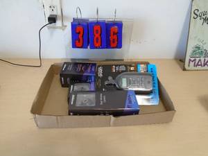 1 flat of electronics. As shown. CASH ON SITE ONLY. PICKUP IS MONDAY MAY 11TH FROM 11 AM TO 4 PM. REGARDLESS WHAT THE SCHEDULE STATES.
