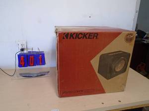 Kicker sub speaker. New in the box. As shown. CASH ON SITE ONLY. PICKUP IS MONDAY MAY 11TH FROM 11 AM TO 4 PM. REGARDLESS WHAT THE SCHEDULE STATES.