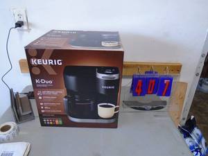 Keurig coffe maker. New in the box. As shown. CASH ON SITE ONLY. PICKUP IS MONDAY MAY 11TH FROM 11 AM TO 4 PM. REGARDLESS WHAT THE SCHEDULE STATES.