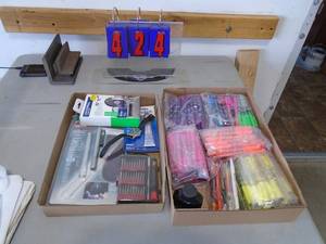 2 flats of misc pens. As shown. CASH ON SITE ONLY. PICKUP IS MONDAY MAY 11TH FROM 11 AM TO 4 PM. REGARDLESS WHAT THE SCHEDULE STATES.