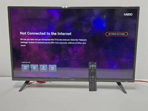 Working VIZIO 32 Smart TV Model DG32F-G1