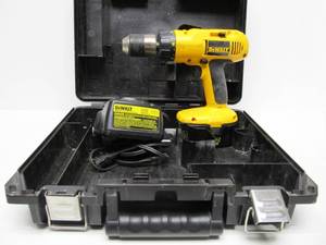 Working DEWALT Cordless Drill wGood Battery &amp Charger