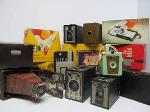 Large Lot of Vintage &amp Antique Film Cameras