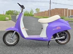 Working RAZOR Pocket Mod Betty Scooter wCharger