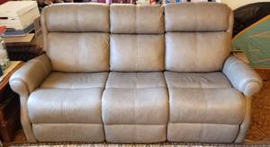 Excellent Clean Like New Sofa #1 - Thompson Dual Power
