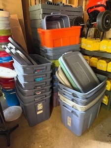 LARGE Lot of Approx 30 Rubbermaid Totes wLids