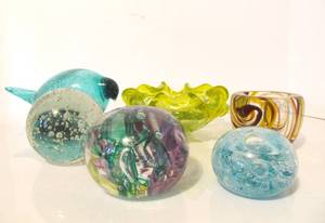 Nice Group of Art Glass Pieces - Paperweights, Bird Sculpture &amp Bowls