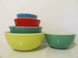 Vintage PYREX Complete Primary Color Nesting Bowl Set wExtra Green Bowl